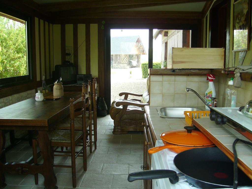 Chambre Chez Corinne Fourneville Room photo