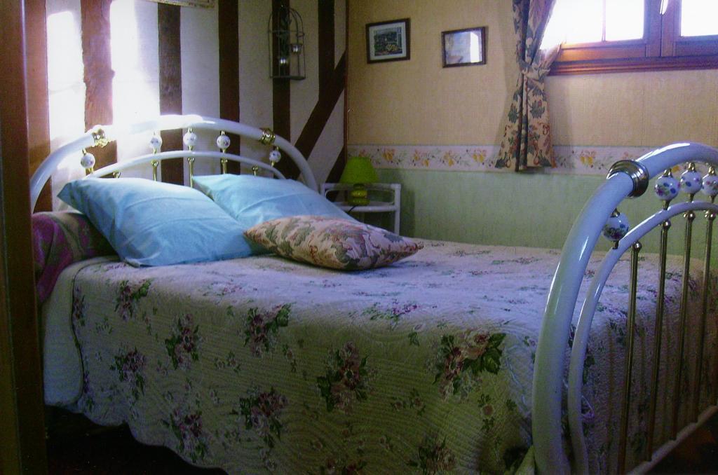 Chambre Chez Corinne Fourneville Exterior photo